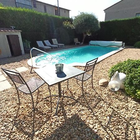 Appartement grand confort à deux pas du centre ville LʼIsle-sur-la-Sorgue Esterno foto
